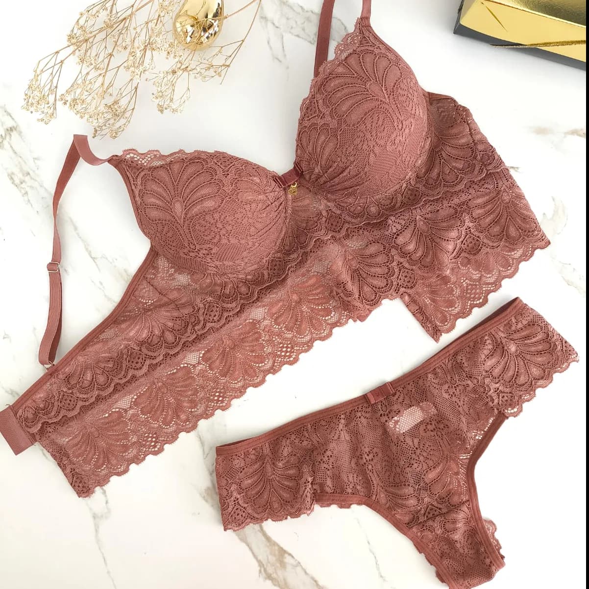 CONJUNTO SOFISTICADO BASE RENDADA